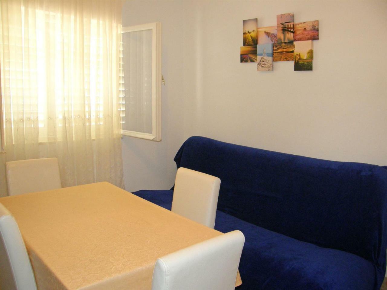 Apartments Dijo Primosten Ruang foto